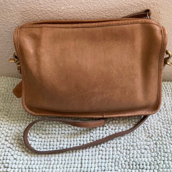 Coach Light Brown Tan Leather Shoulder Bag Made in NYC USA Vintage - Picture 2 of 12